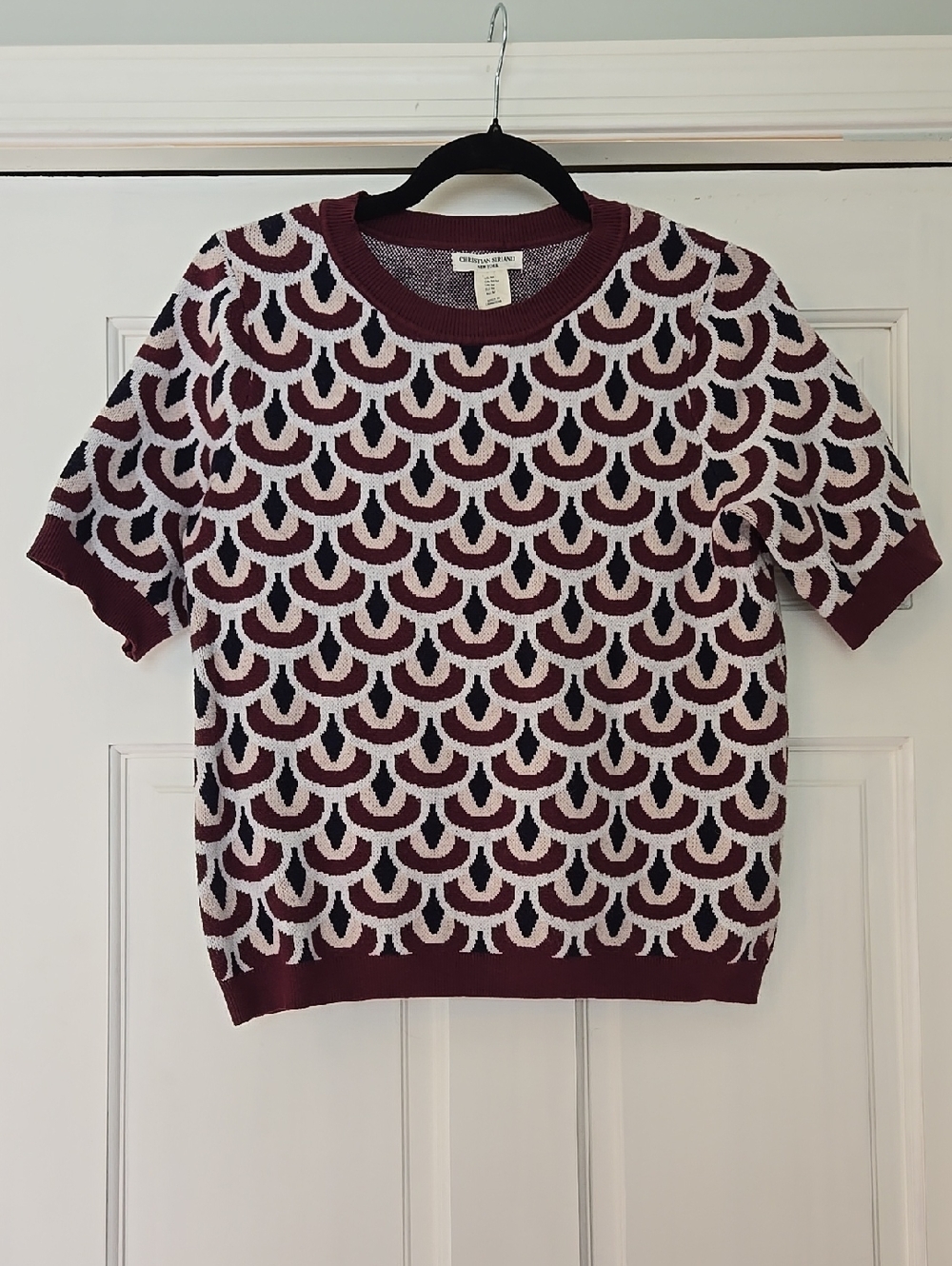 Christian Siriano Maroon and Cream Scallop-Print Short Sleeve Sweater